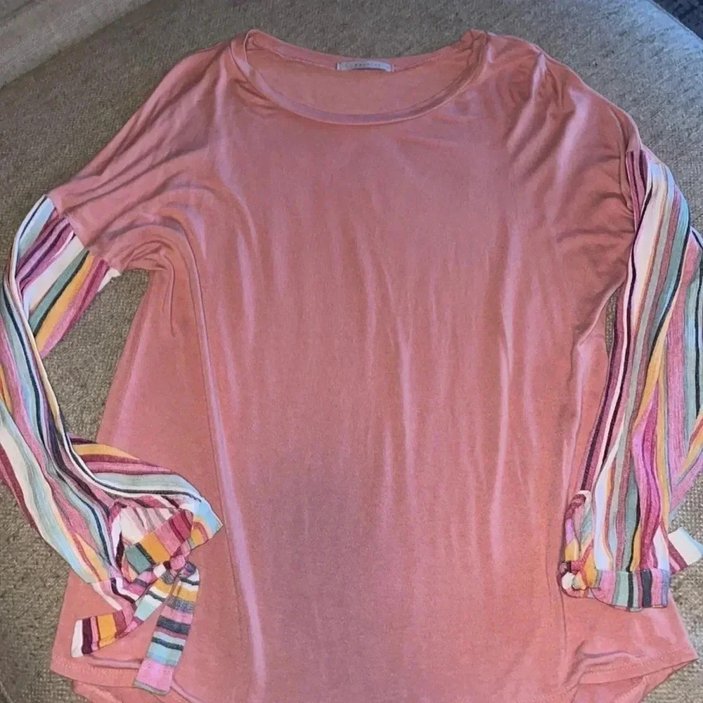 Veveret striped sleeve top - size small - C